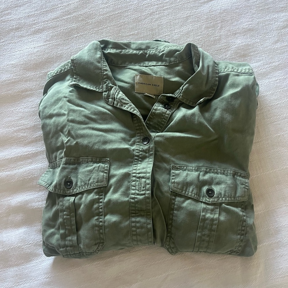 Army green American Eagle button down shirt